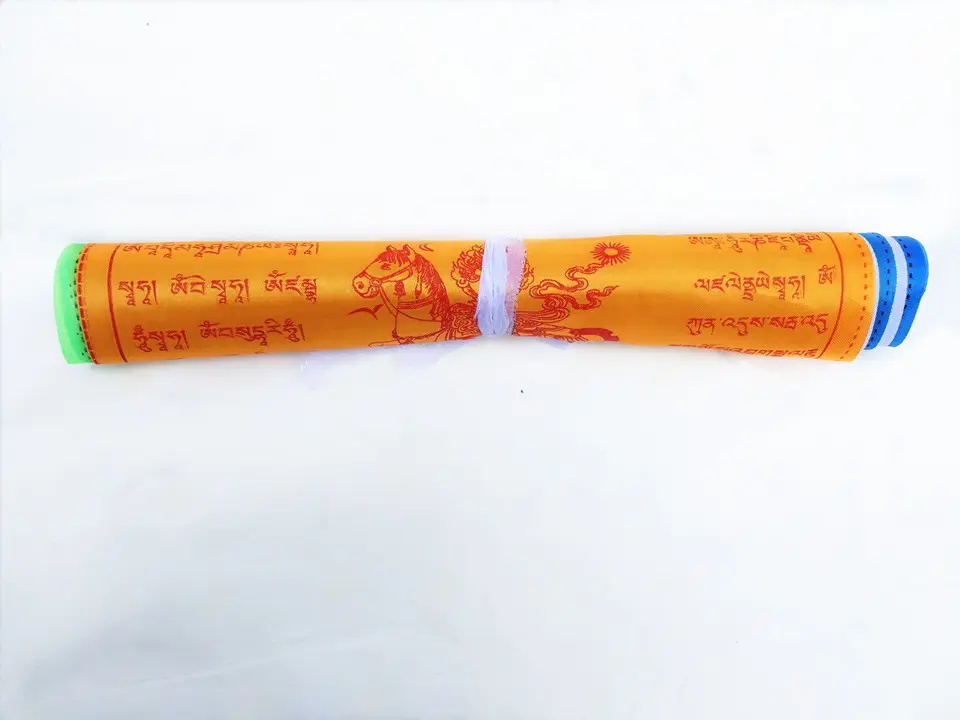 Banderas de oración budista tibetana